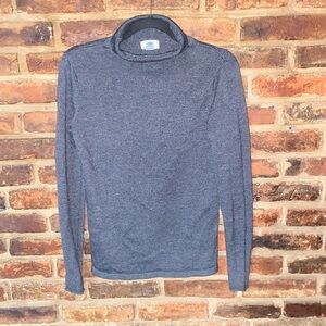 Old Navy Gray Long Sleeve Tee